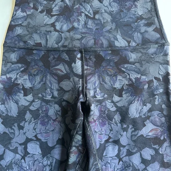 Lululemon Athletica Align 28” leggings - Picture 3 of 4